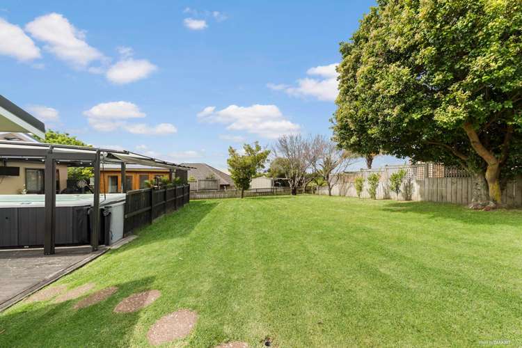 19 Alec Craig Way Gulf Harbour_10