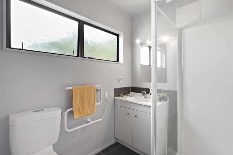 1/6 Miraka Place Birkenhead_9