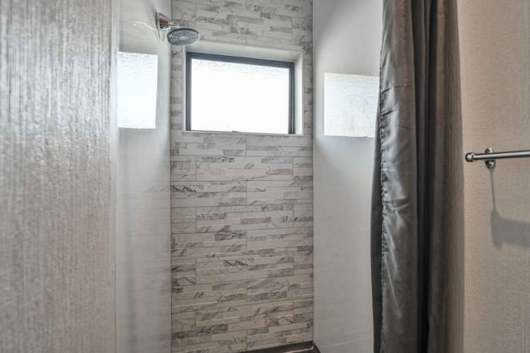 1422 Woodstock Avenue Mayfair_7