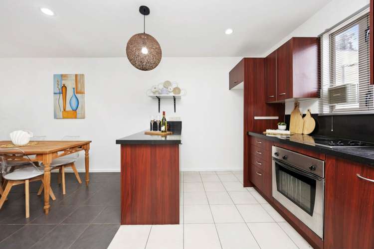 8/85 Portage Road New Lynn_6