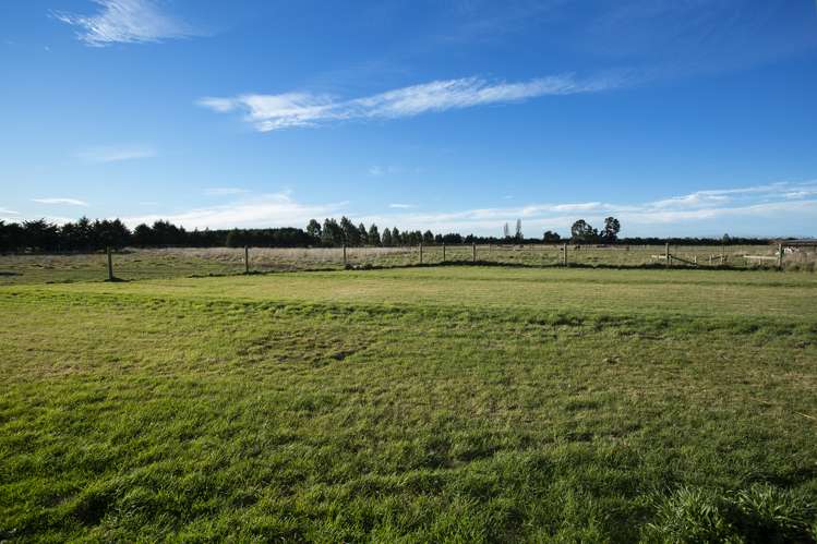 196 Racecourse Road Allenton_16