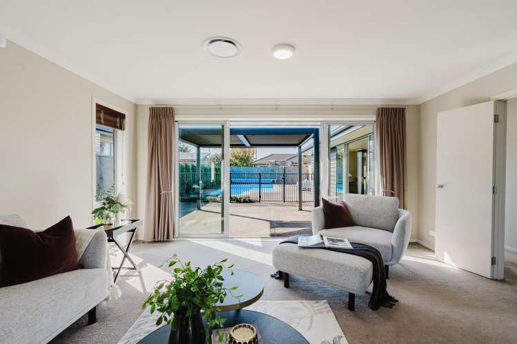 5 Camberley Way Huntington_12