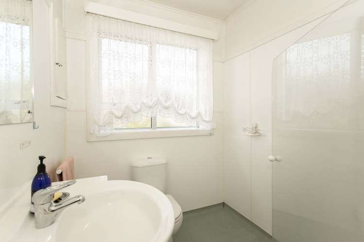 67 Racecourse Road Allenton_14