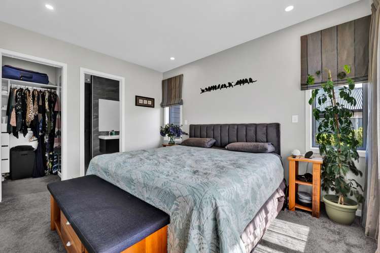 17 Honeyfield Drive Whalers Gate_16