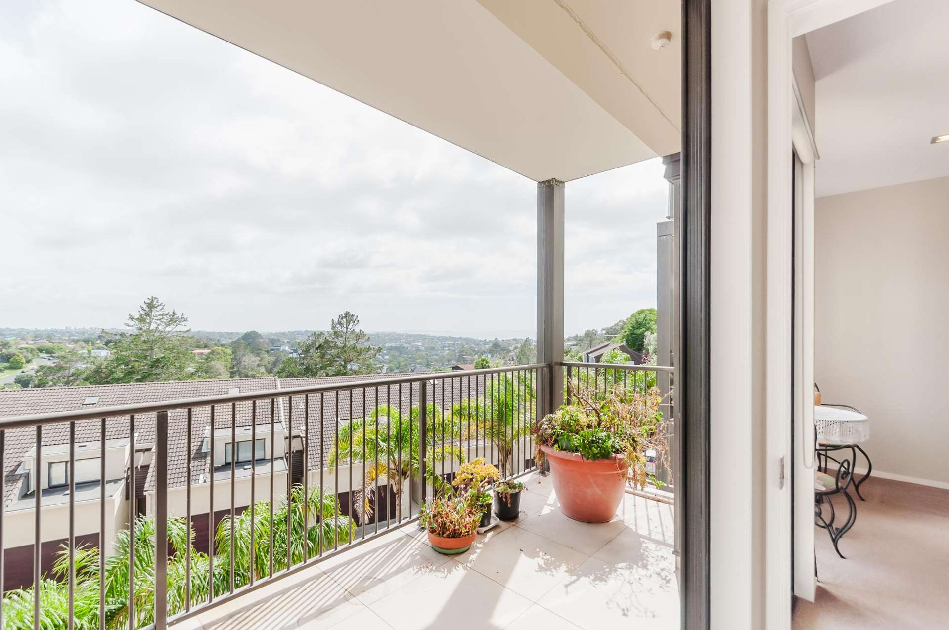 B305/525 East Coast Road Browns Bay_0