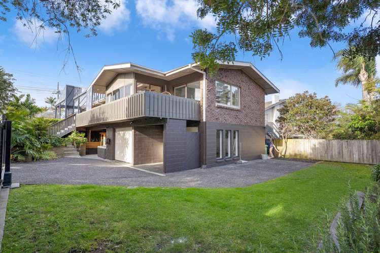 8 Riviera Place Hauraki_30