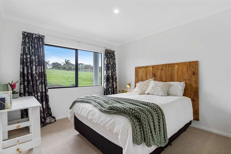 8 Toomer Place Beachlands_11