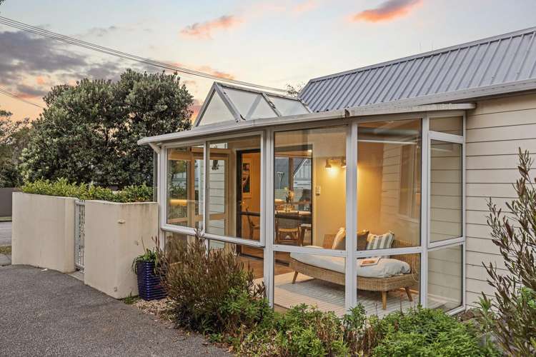 8a Nayland Street Sumner_20