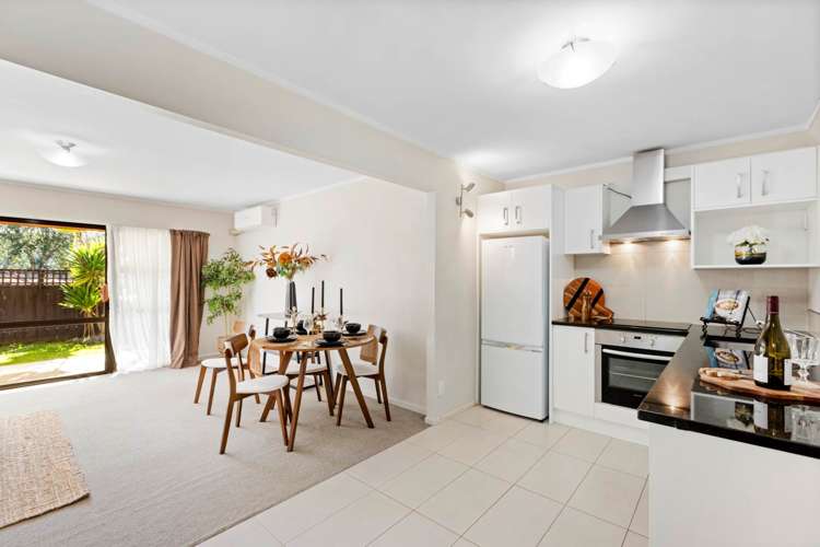 2/21 Burch Street Mount Albert_8