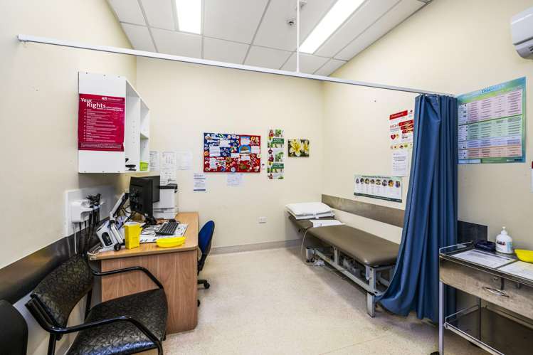 14 Fair Mall Otara_6