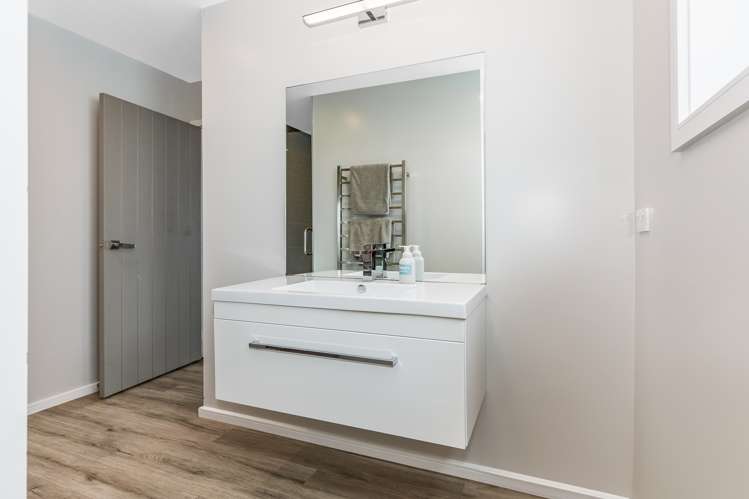 105 Endeavour Drive Whitby_20