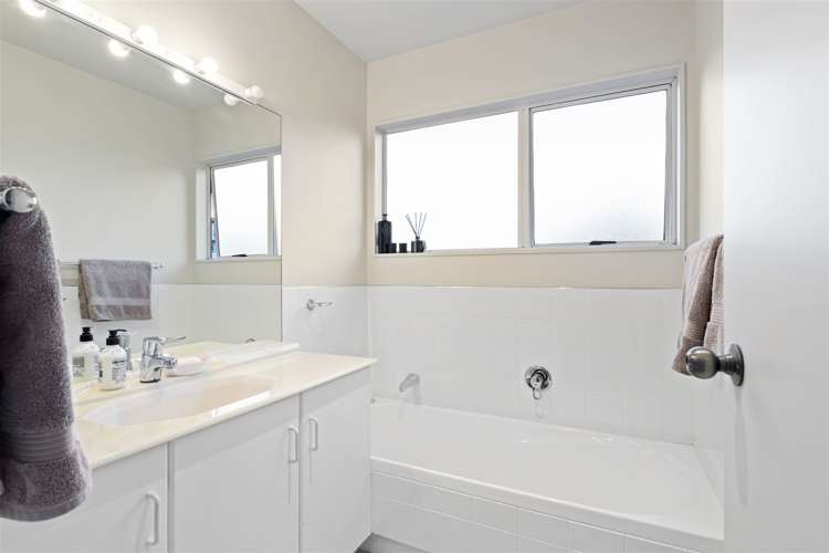 84a Beach Road Castor Bay_18