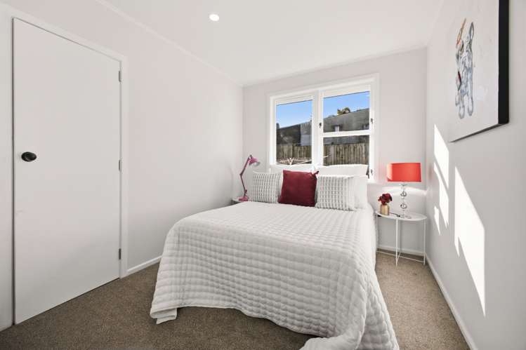 64 Fisher Crescent Otara_6