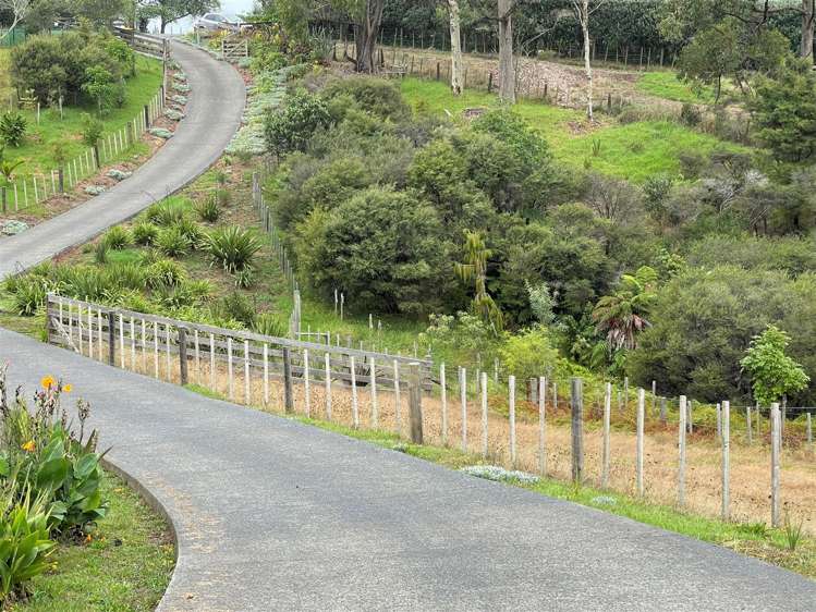 660 Ridge Road Riverhead_13