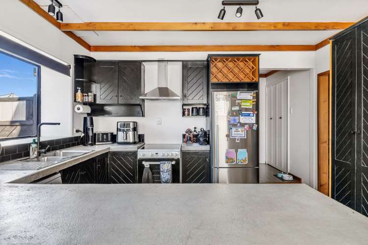 44 Park Lane Waitara_2