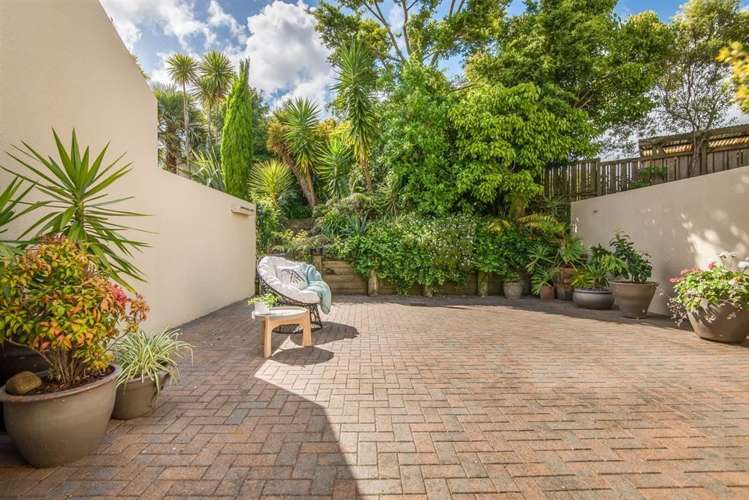 2/70 Raleigh Road Northcote_15