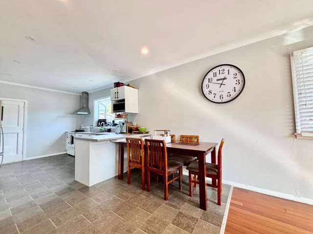 105 Main Road Wainuiomata_4