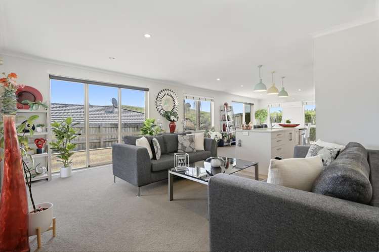 208 Ballintoy Park Drive Welcome Bay_7