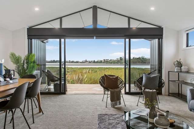 Executive Waterfront Townhouse