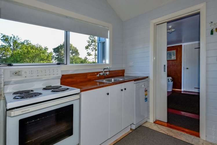 102 Pacific Drive Southbridge_14