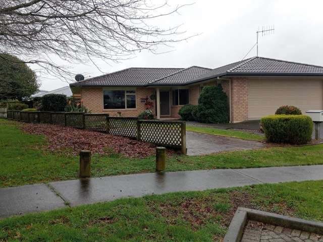 12 Twickenham Close 11545_1