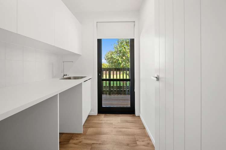 11a Holland Street Glenholme_12