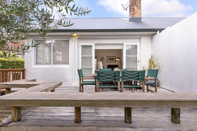 Single-level Freehold Gem