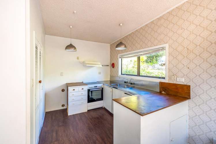 69 Ocean Road Surfdale_6