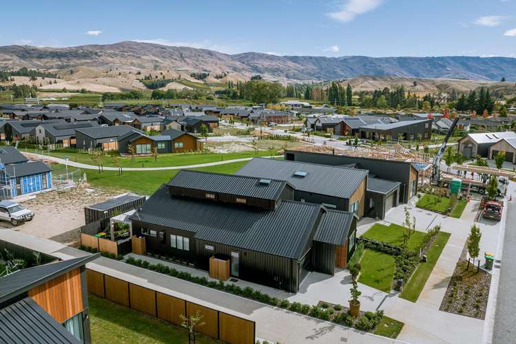 2 Magnum Drive Cromwell_2