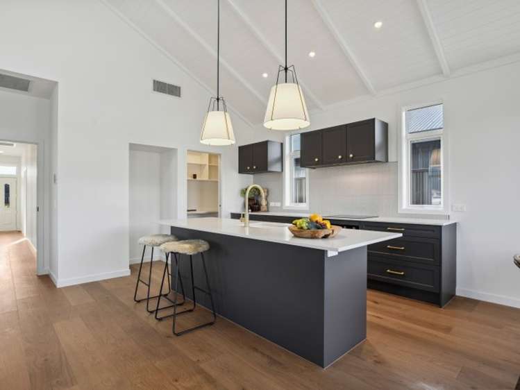 105 Burdon Loop Lake Hawea_7