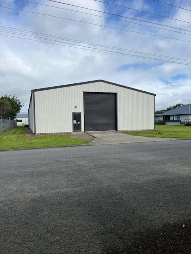 For lease - 560m2 (approx.) storage/warehouse