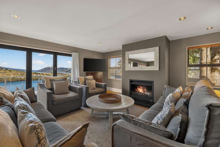 105 Goldfield Heights Queenstown_1