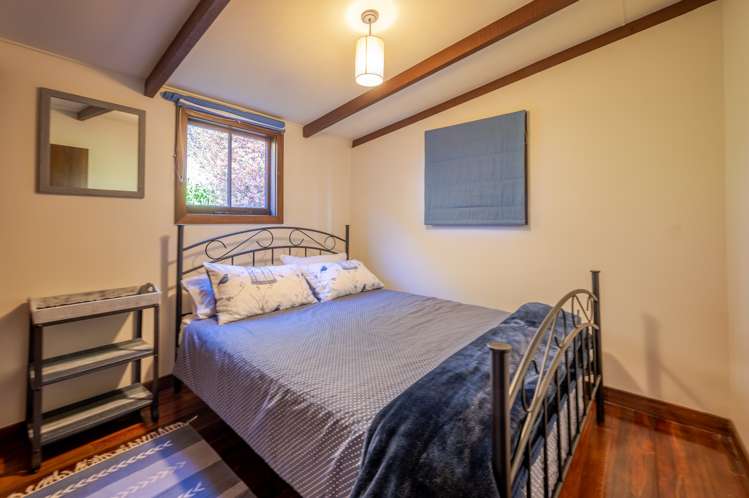 37 Penlington Place Akaroa_15