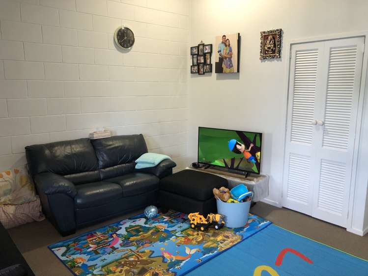 3/6 Bond Crescent Forrest Hill_6