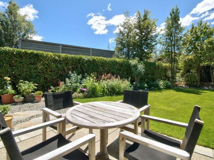 8 Rannoch Drive Jacks Point_21