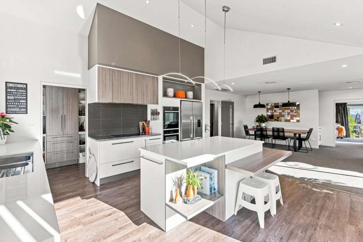 11 Glastonbury Drive Burwood_8