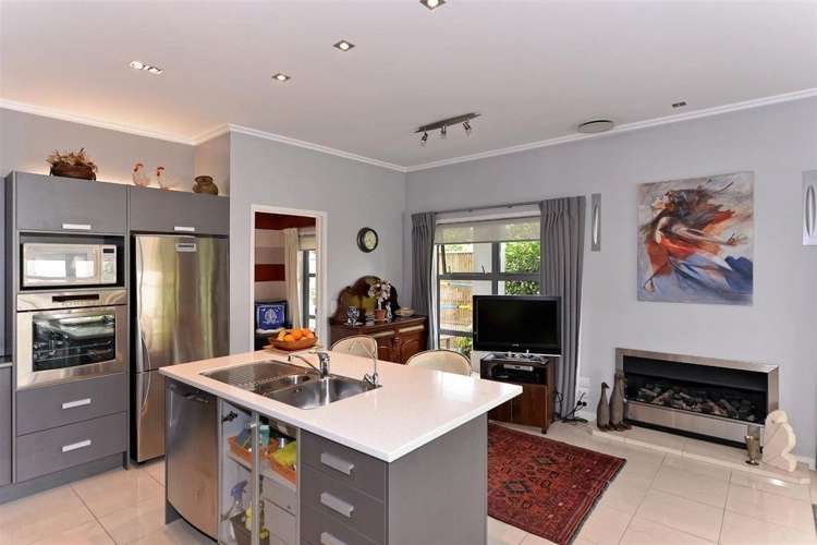 2 Lucy Murcott Place Stoke_10