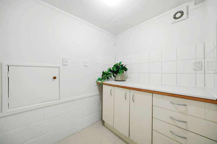 7 Bond Crescent Forrest Hill_18