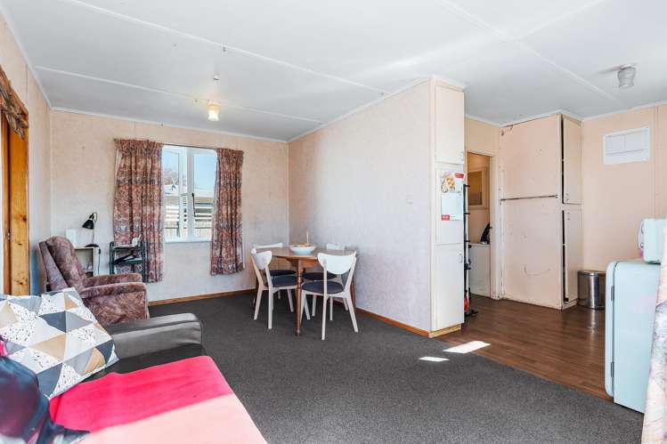 2 Te Mitiotu Grove Turangi_6