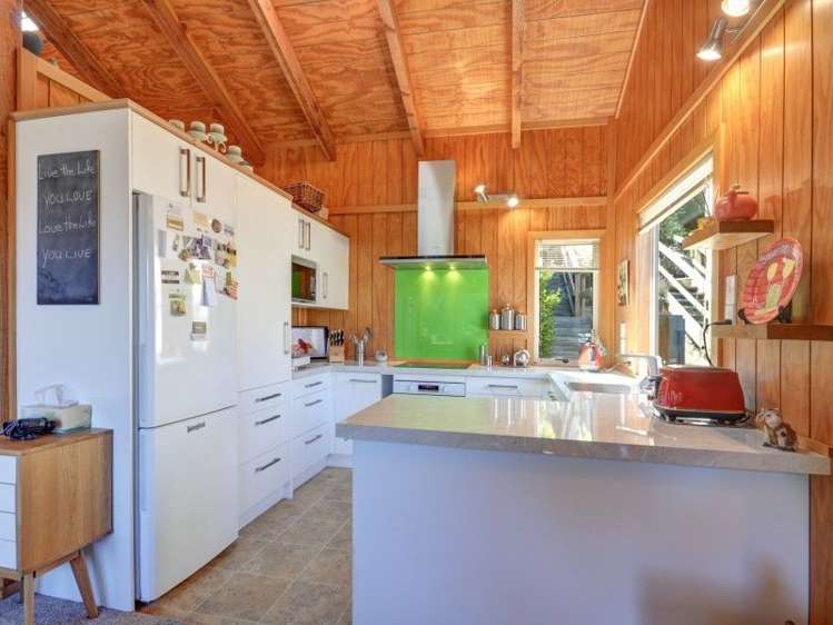 32a Mackinnon Terrace Fernhill/Sunshine Bay_7