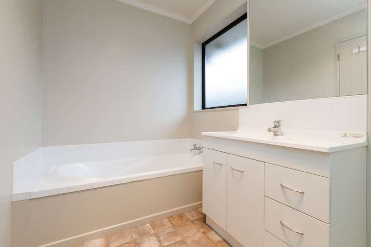 5 Nevada Way Kelvin Grove_13