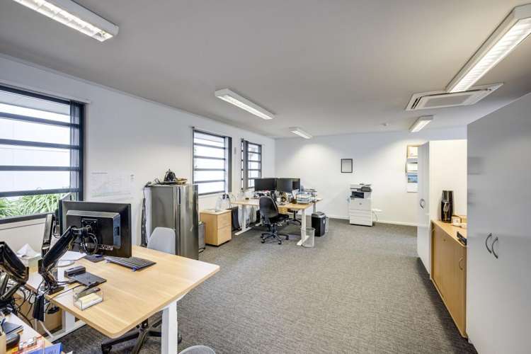 310 Avenue Road East Hastings Central_13