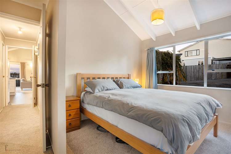 8/89a Royal Road Massey_7