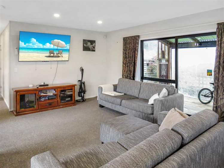 9A Holden Avenue Holdens Bay_6