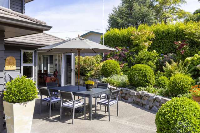 Peaceful garden living on Sunset Street
