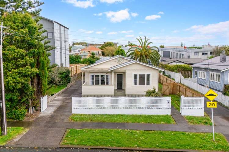 59 Brandon Road Glen Eden_10