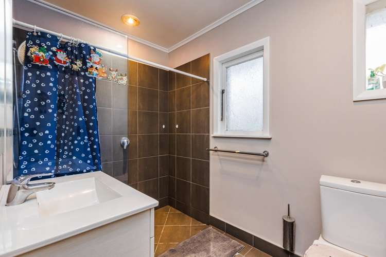 41 Sutton Crescent Papakura_9