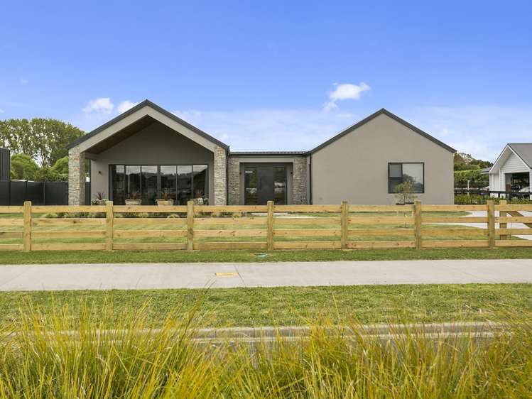 5 Alan Livingston Drive Cambridge_25