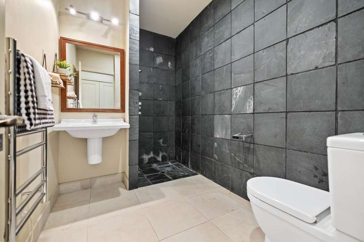 8 Stone Ridge Place Queenstown_20