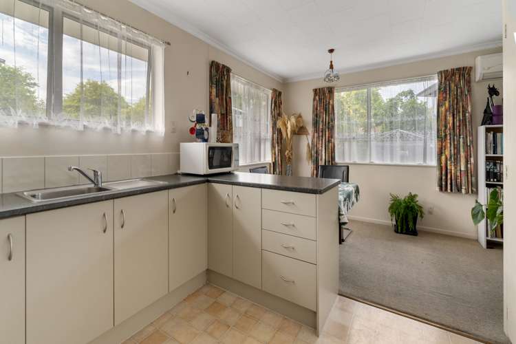 2/12 Cobham Crescent Stoke_7